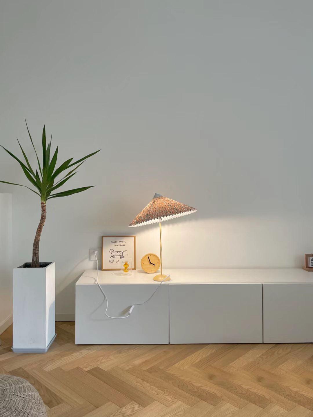 Krenis Fabric Artistic Table Lamp