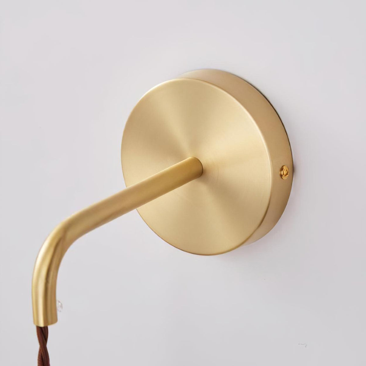 Mordan Premium Elegance Pleated Walnut Wooden Wall Lamp