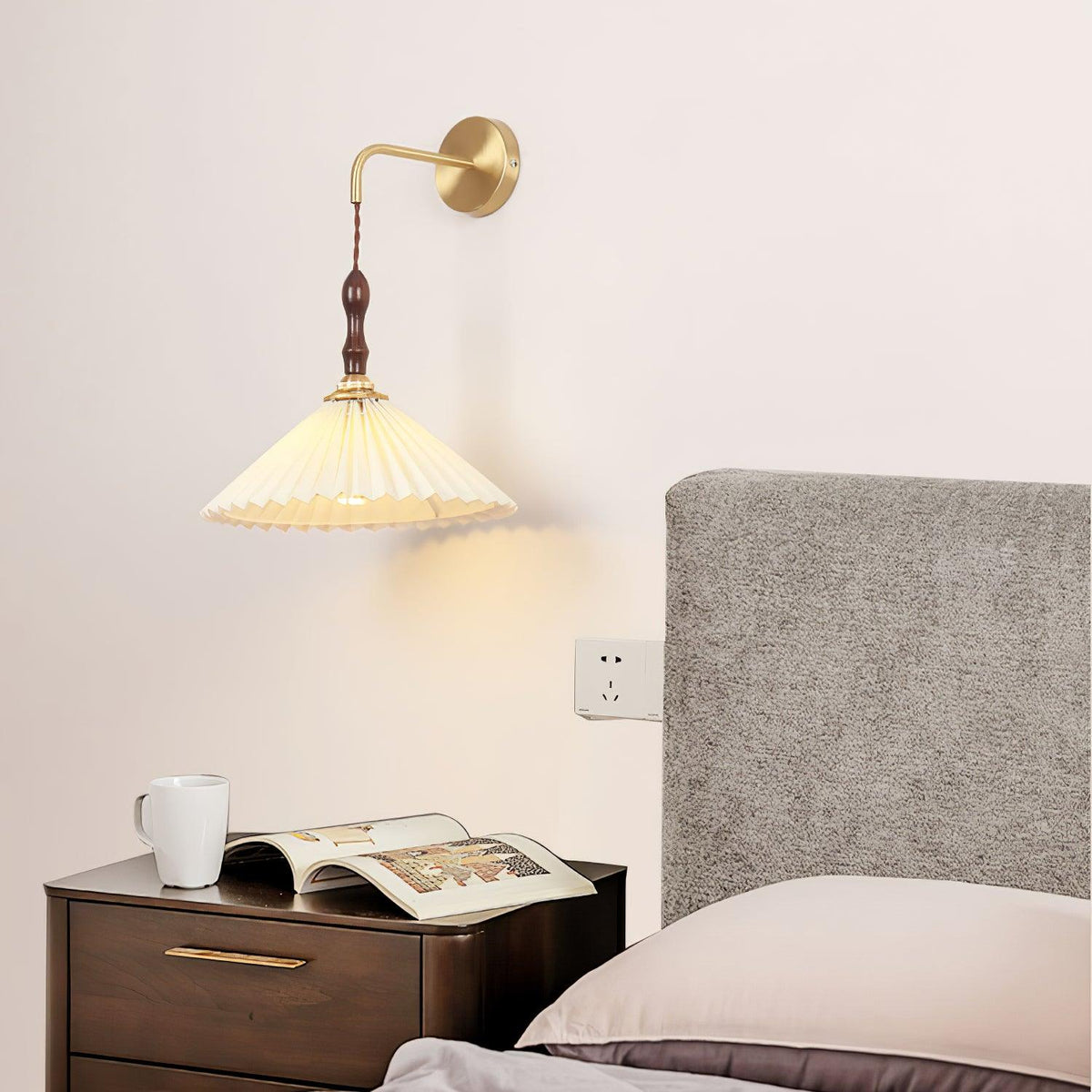 Mordan Premium Elegance Pleated Walnut Wooden Wall Lamp