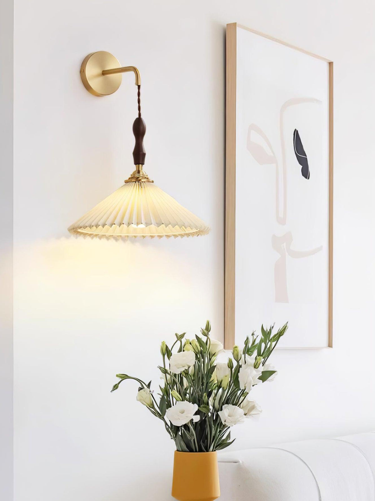 Mordan Premium Elegance Pleated Walnut Wooden Wall Lamp