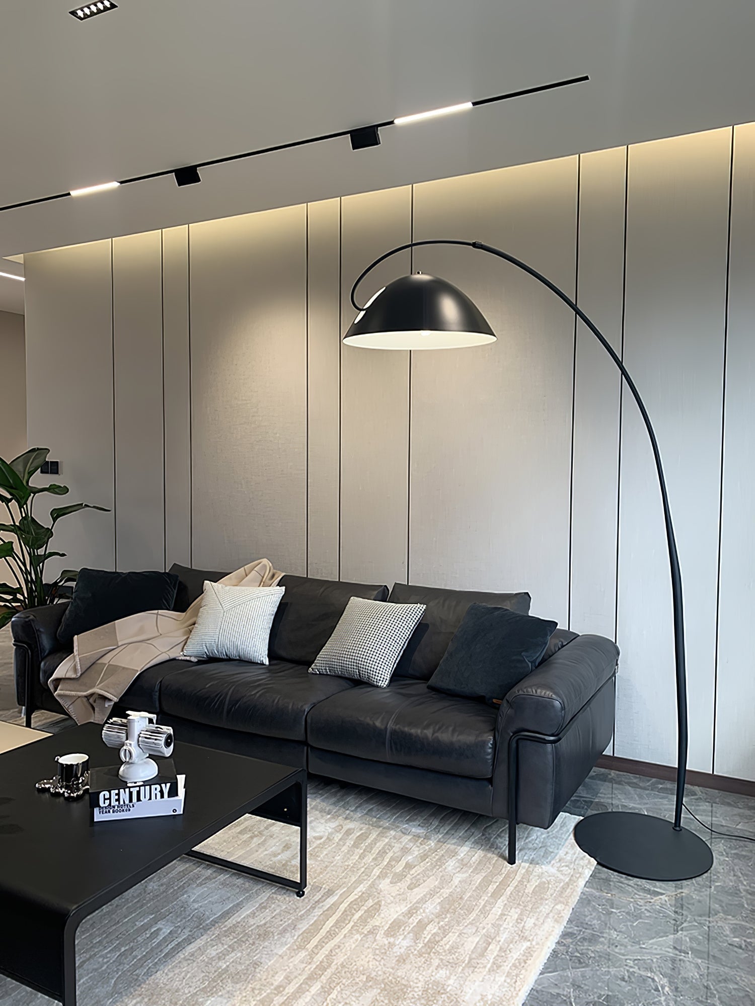 Patricia Modern Floor Lamp