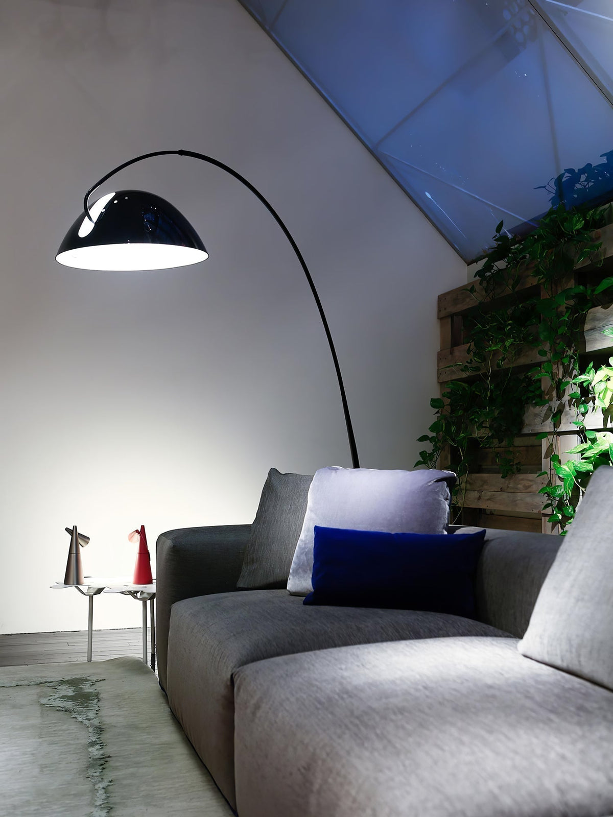 Patricia Modern Floor Lamp