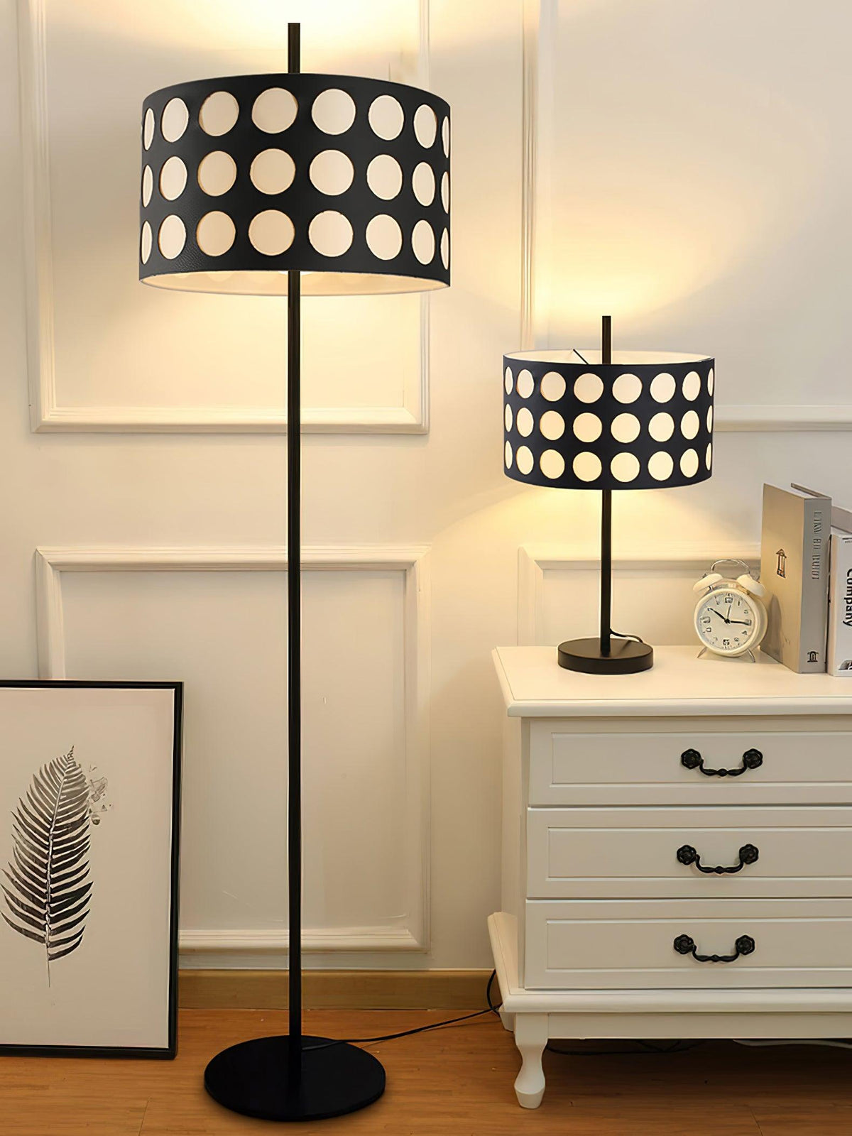 Avmirion Noir Arc Floor Lamp