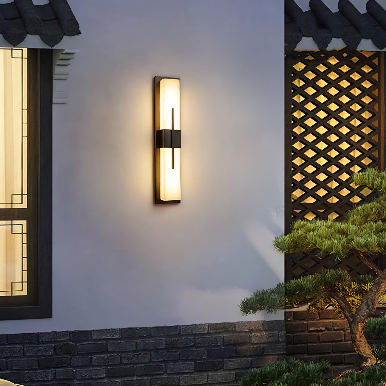 Elarvin Classic Unique Resin Outdoor Wall Light