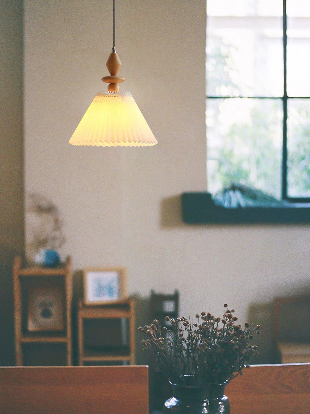 Aldanelia Wood Pendant Light