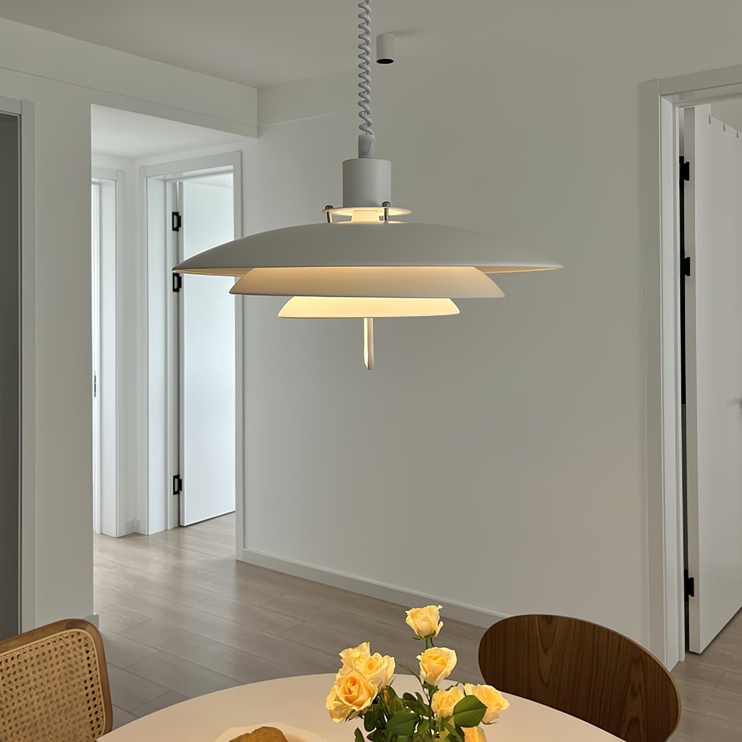 Divor Aluminum Glam Pendant Lamp