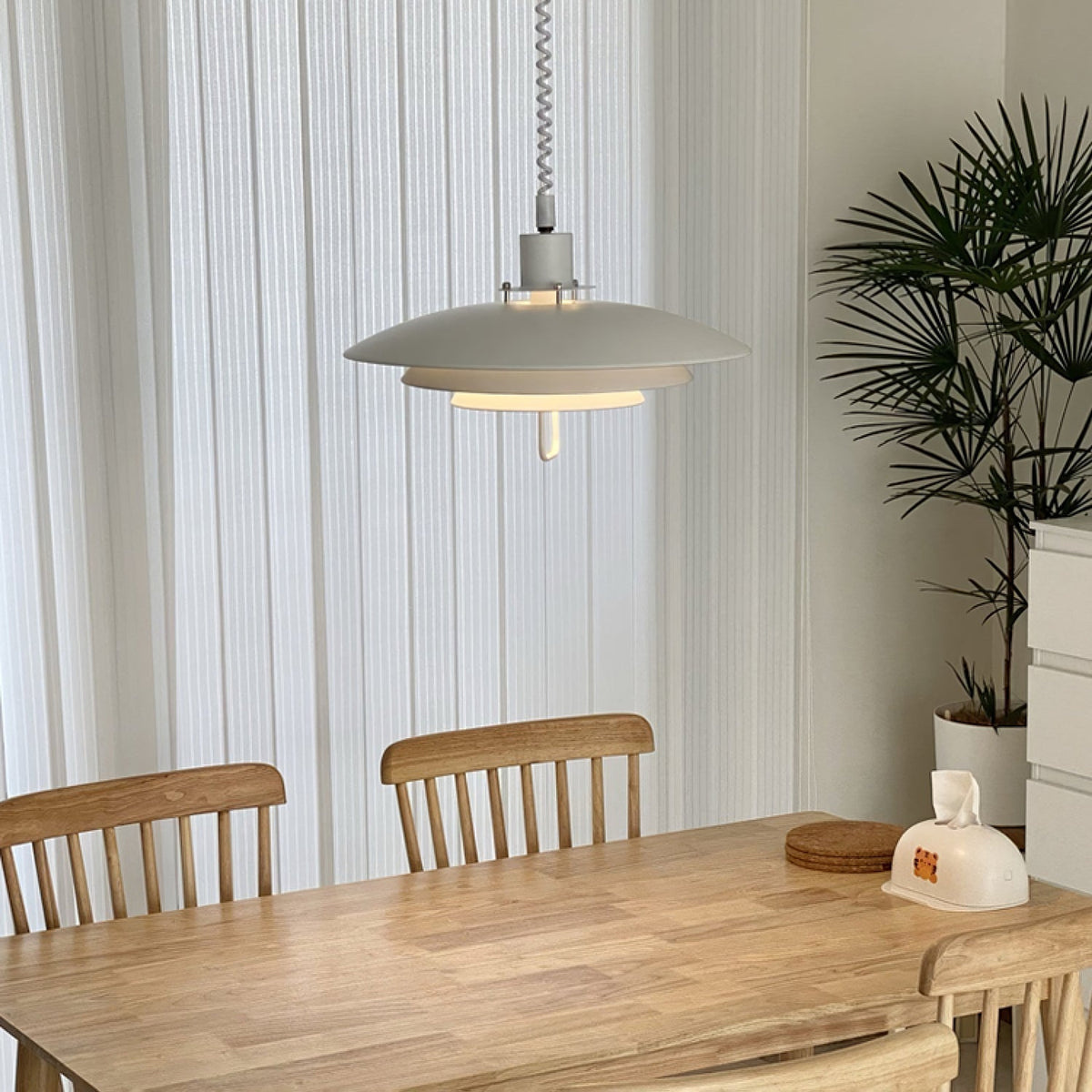 Divor Aluminum Glam Pendant Lamp