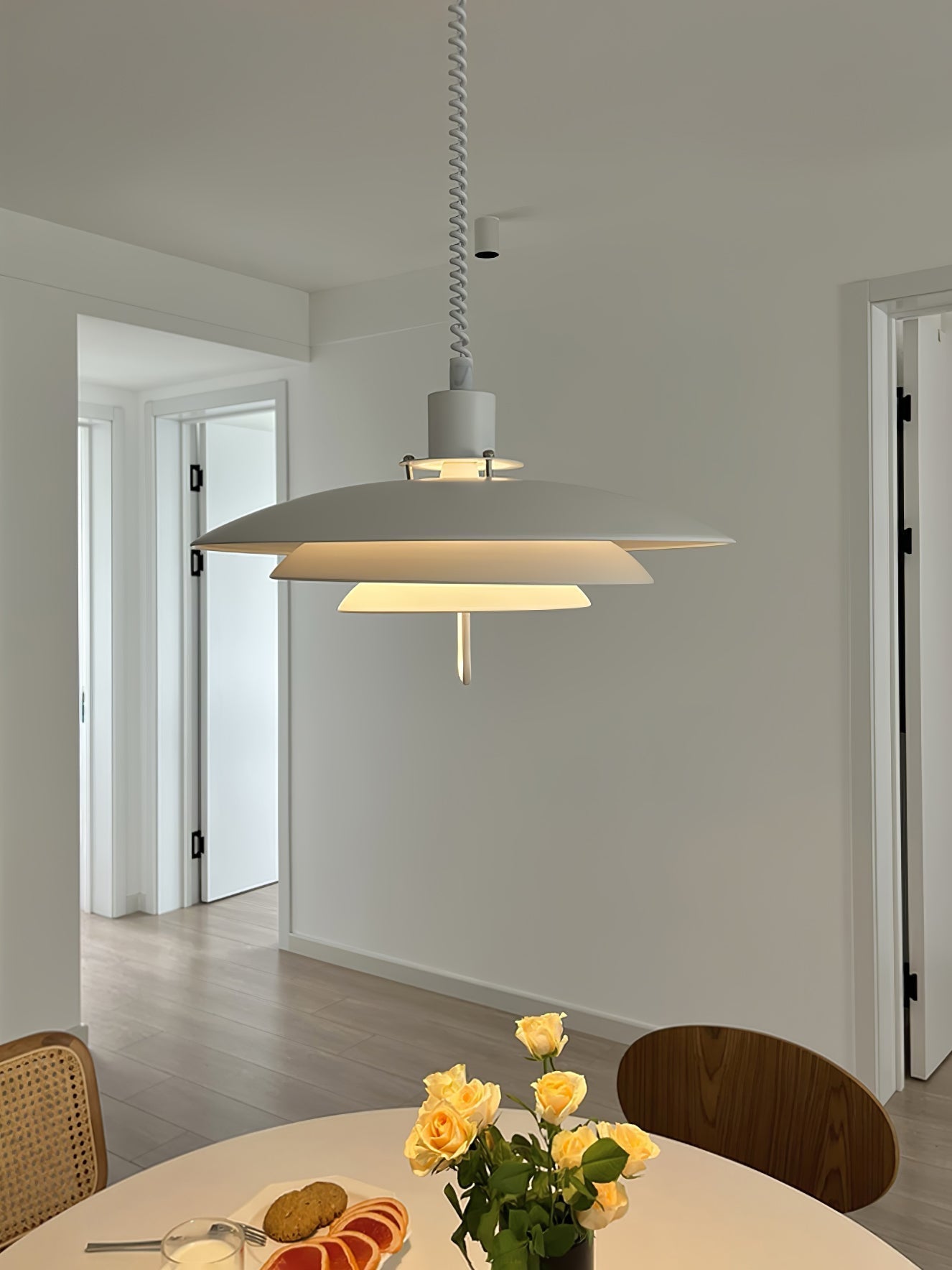 Divor Aluminum Glam Pendant Lamp