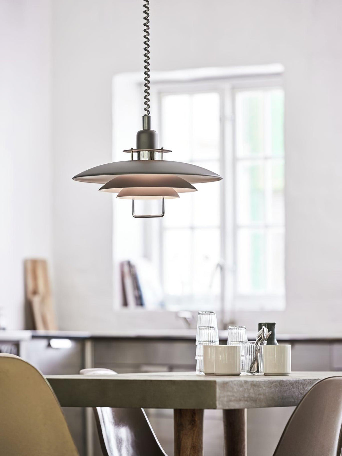 Divor Aluminum Glam Pendant Lamp
