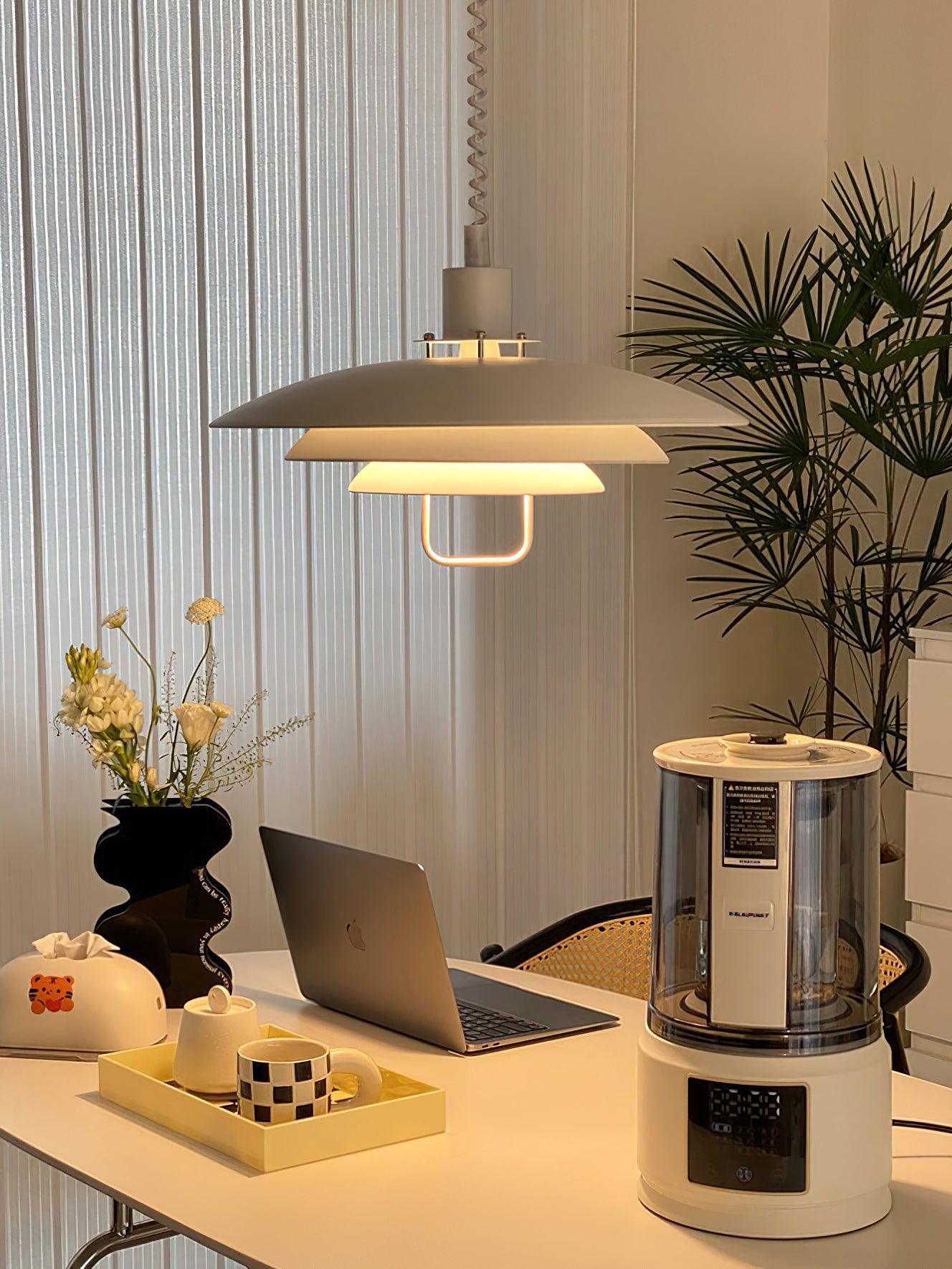 Divor Aluminum Glam Pendant Lamp
