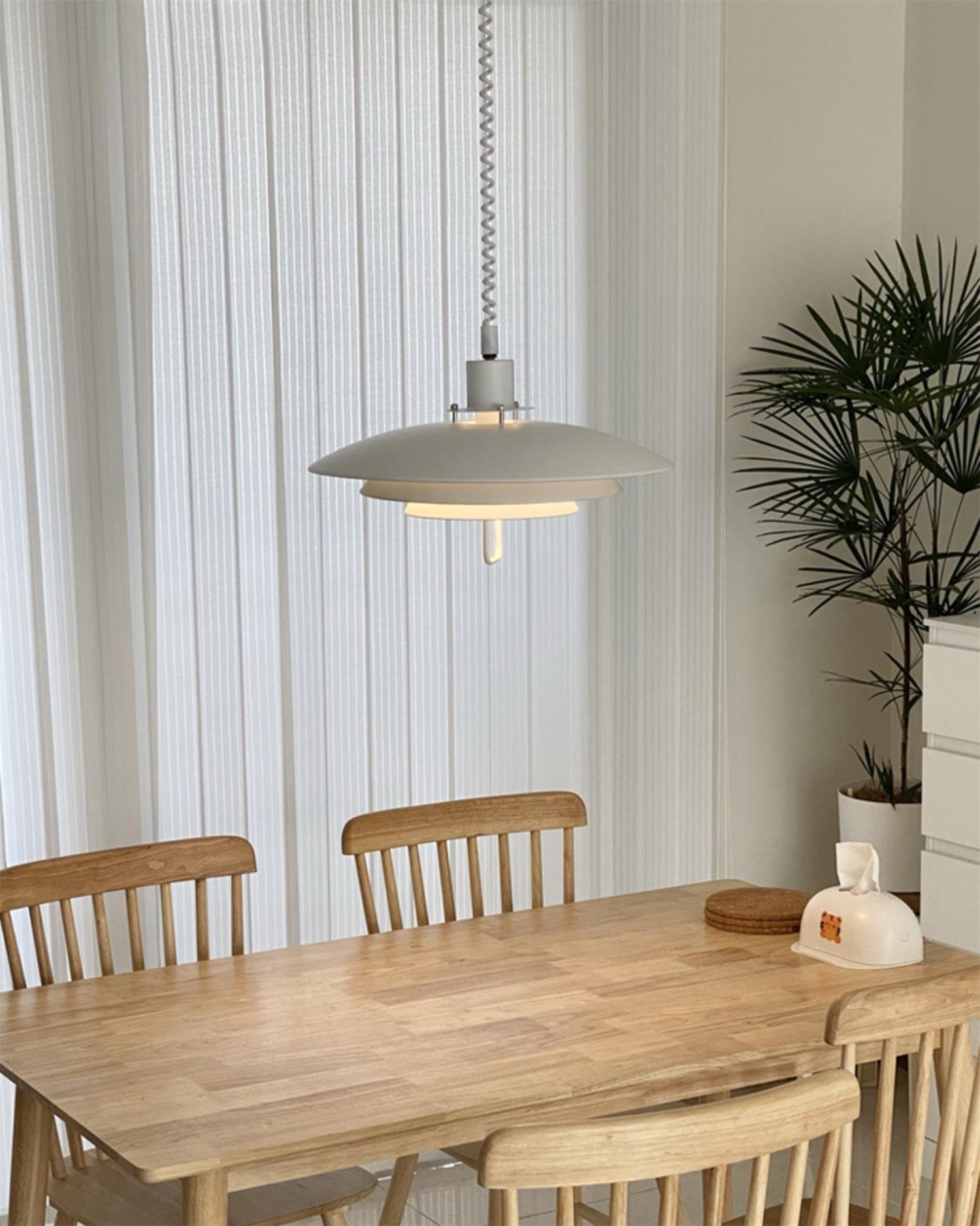 Divor Aluminum Glam Pendant Lamp