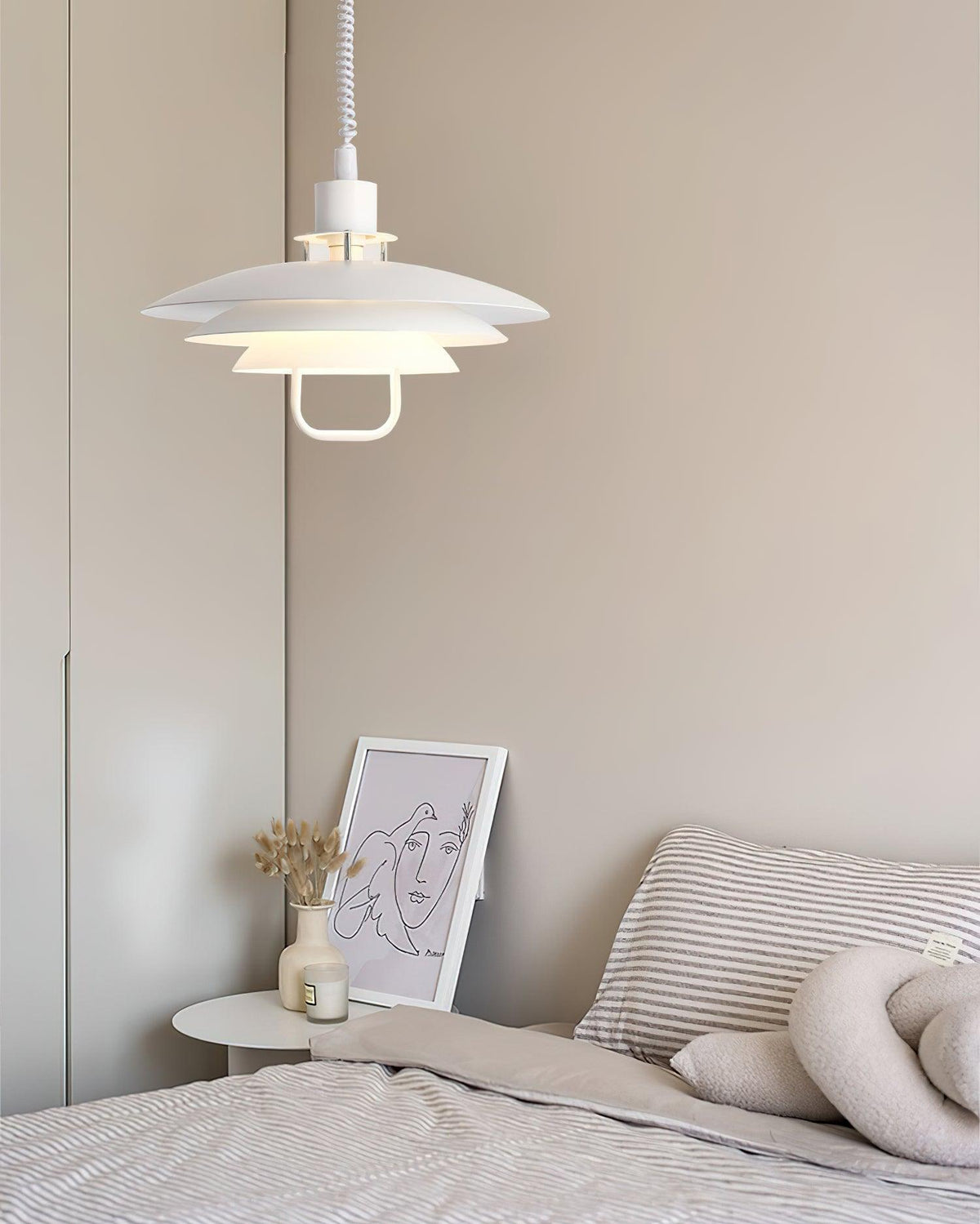 Divor Aluminum Glam Pendant Lamp