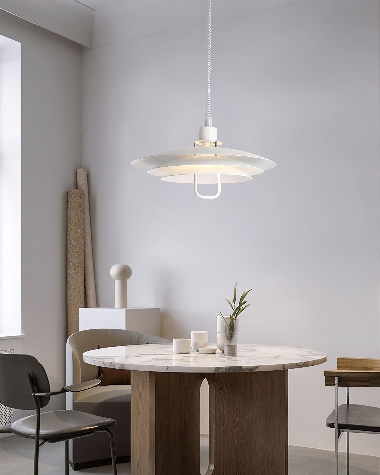 Divor Aluminum Glam Pendant Lamp