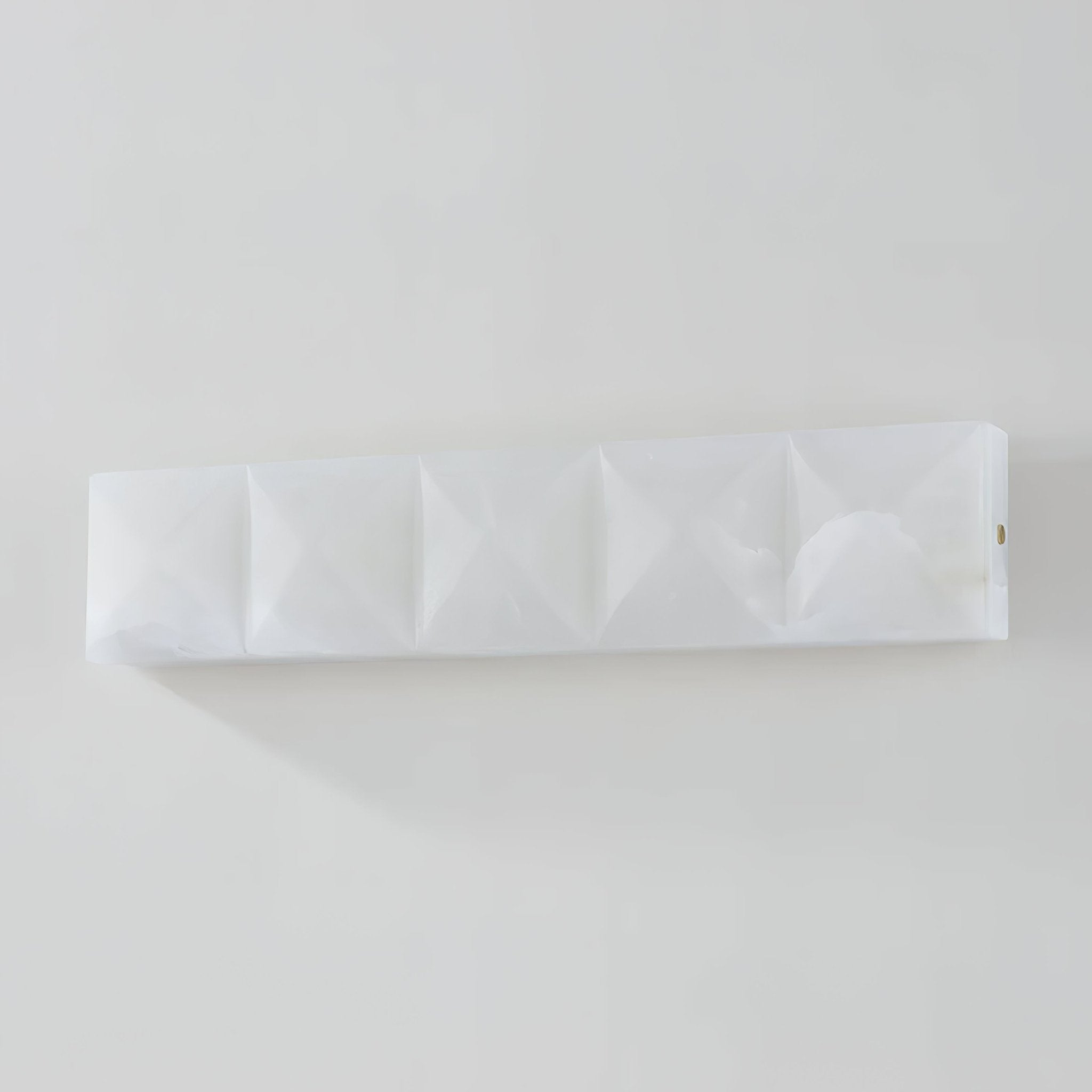 Nivanine Modern Alabaster Wall Light