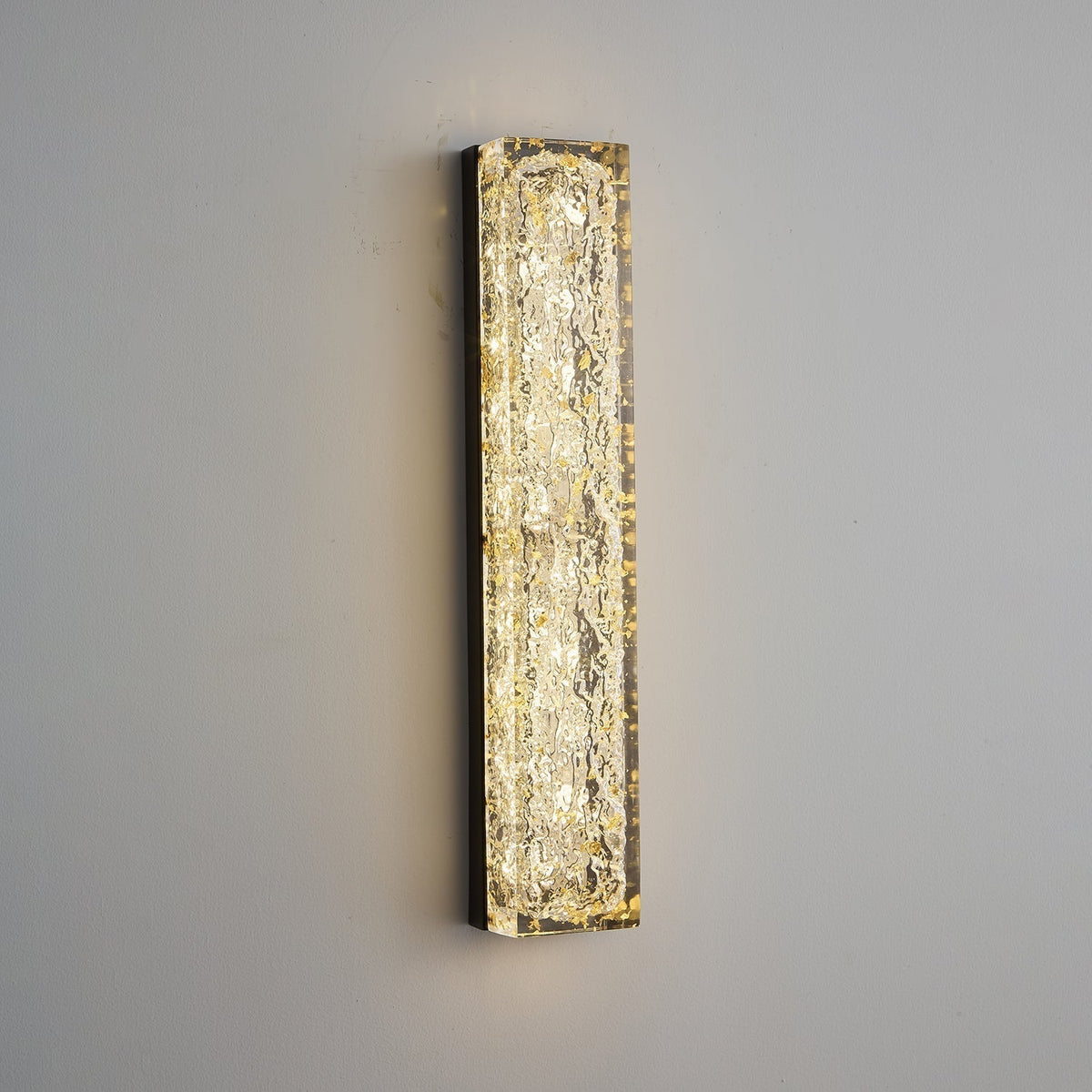 Mavi Prismatic Rectangle Resin Wall Lamp