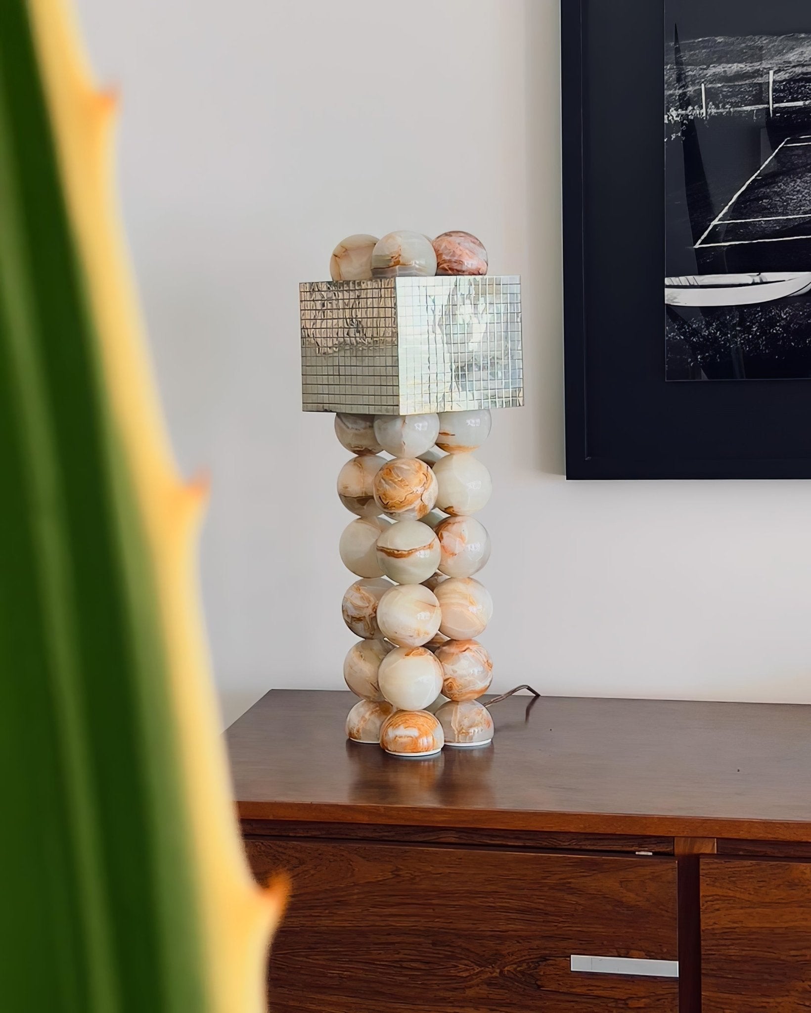 Lumaniella Modern MetallTable Lamp