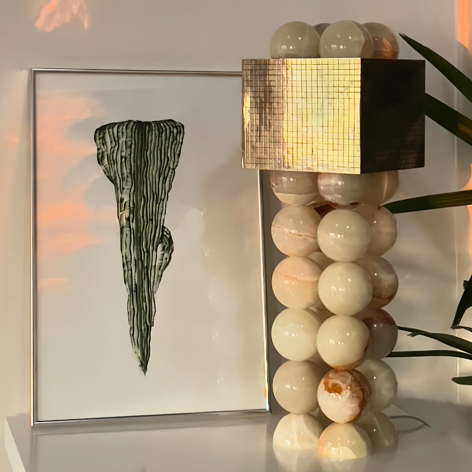 Lumaniella Modern MetallTable Lamp