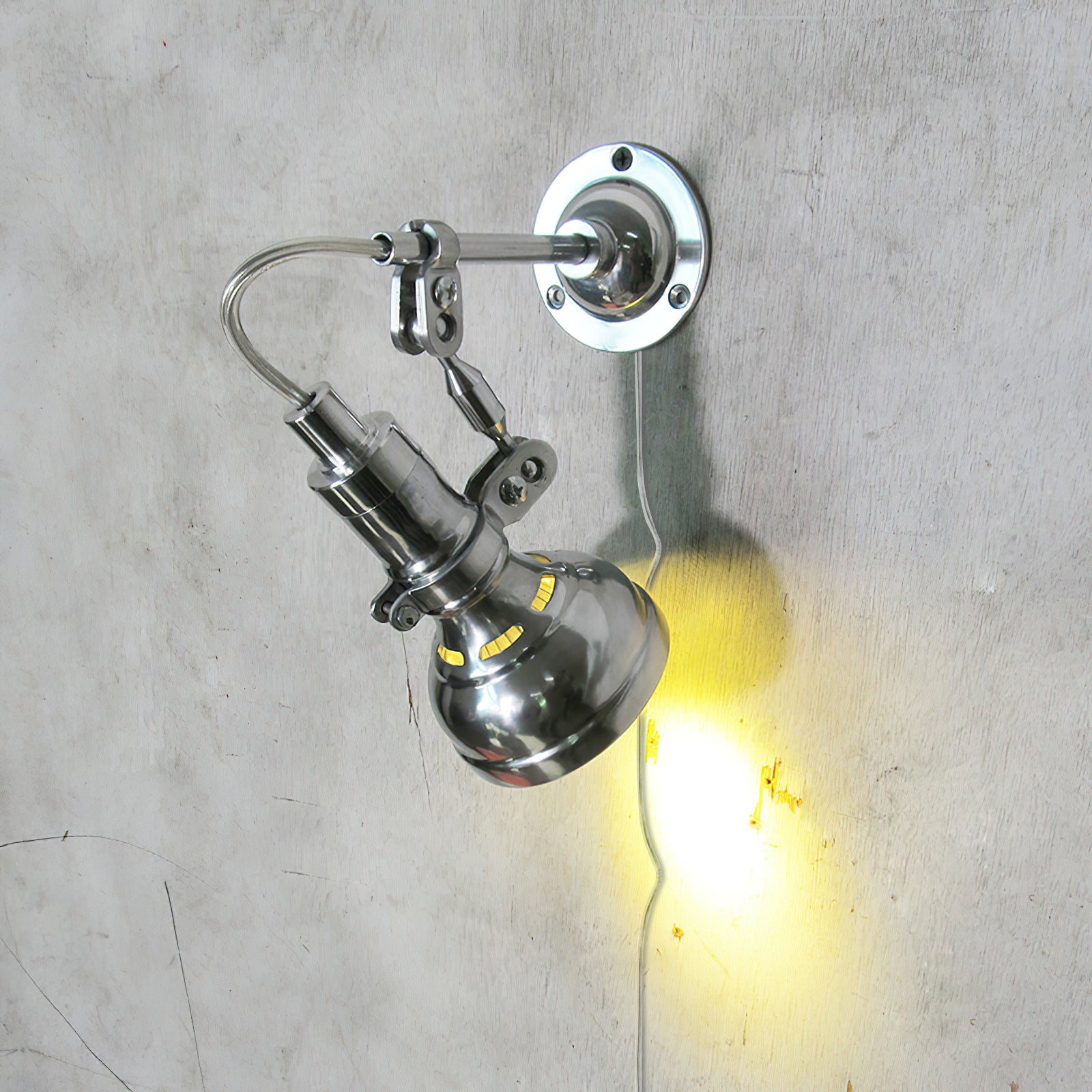 Elaaise Wall Lamp