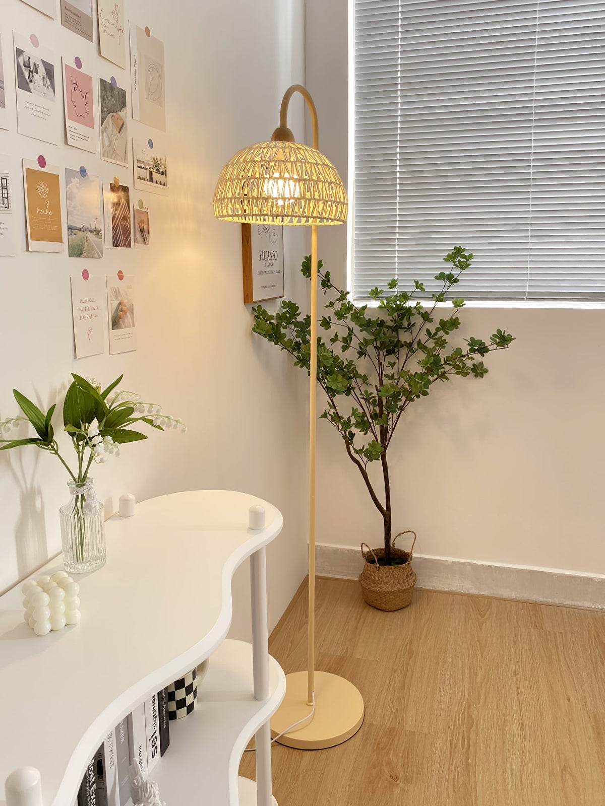 Tor Minimalist Floor Lamp