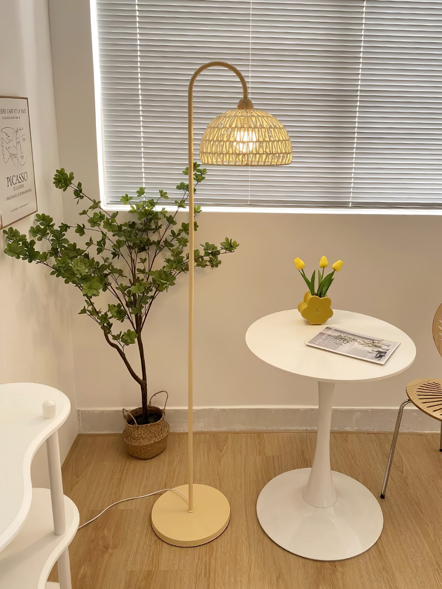 Tor Minimalist Floor Lamp
