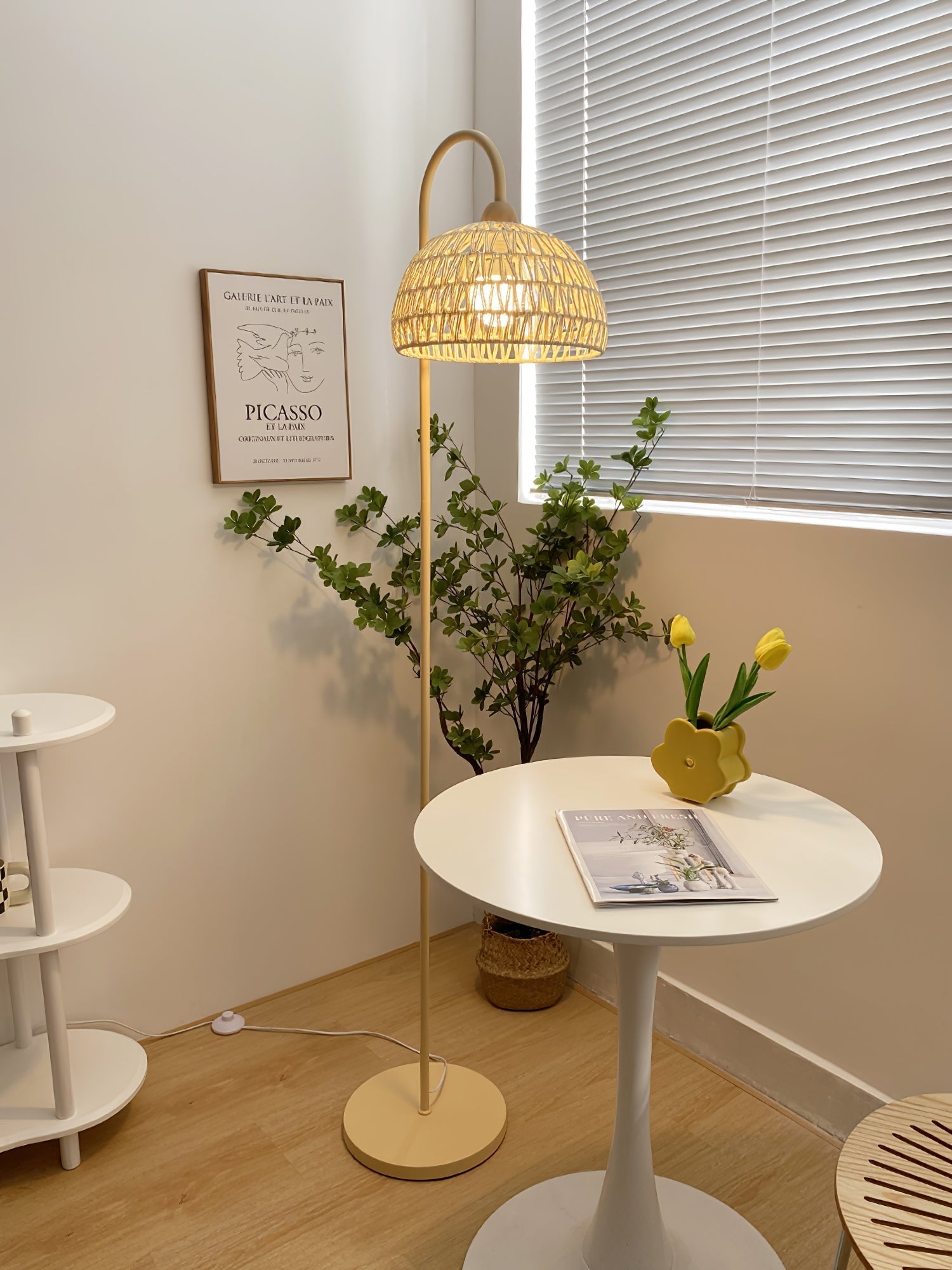 Tor Minimalist Floor Lamp