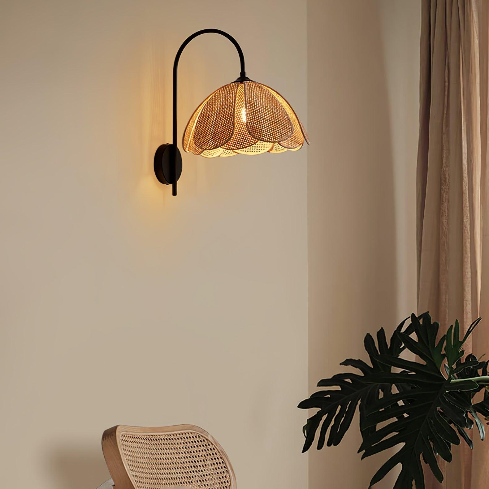 Zevelia Elegance Natural Petal Rattan Wall Lamp