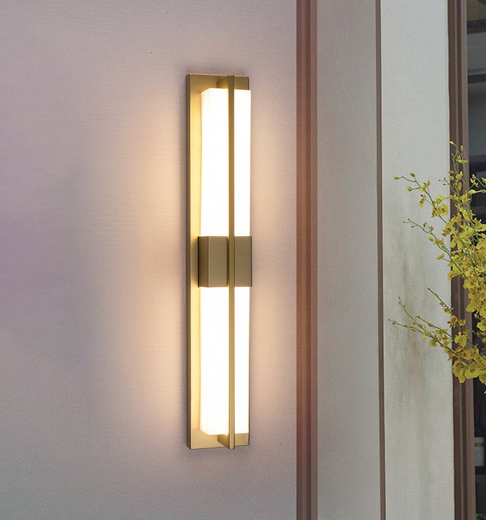 Laxor Alabaster Brass Wall Light