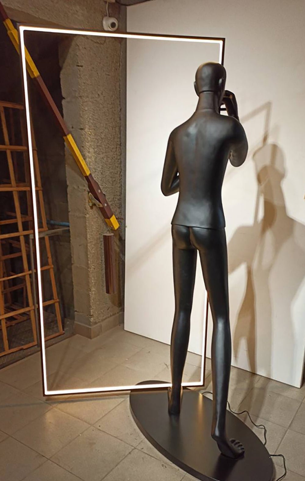 Onoryra Sculptural Black Mirror Floor Lamp