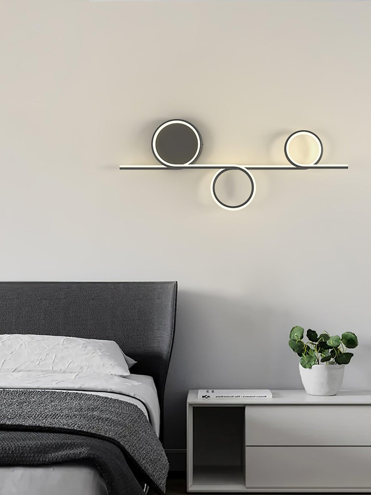 Sominex Geometric Wall Lamp