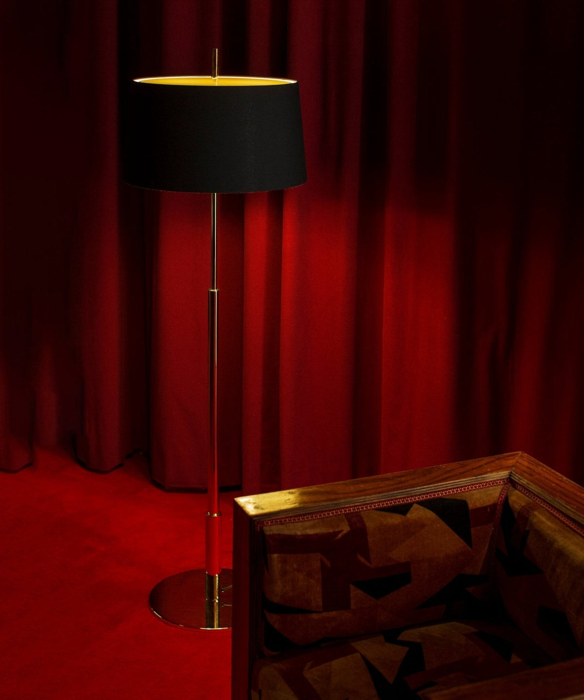 Brooks Minimalist Floor Lamp