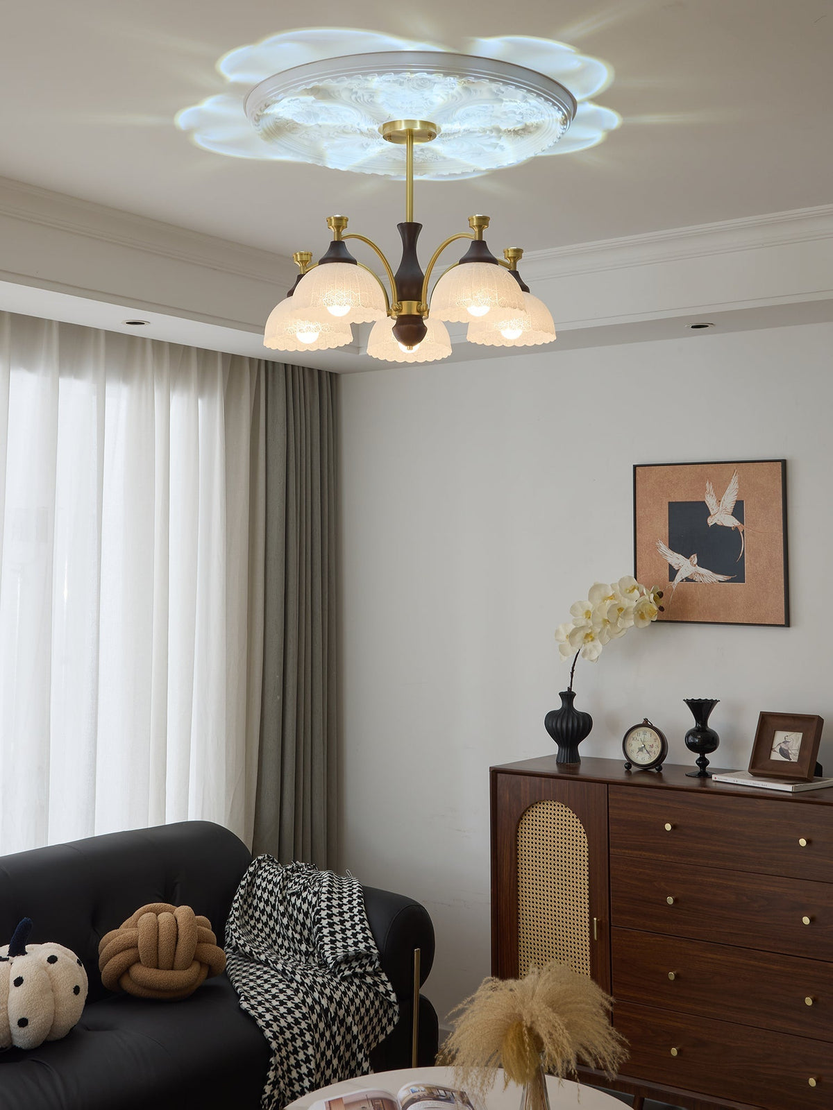 Avvynila Traditional Elegance Vintage Brass Wood Chandelier