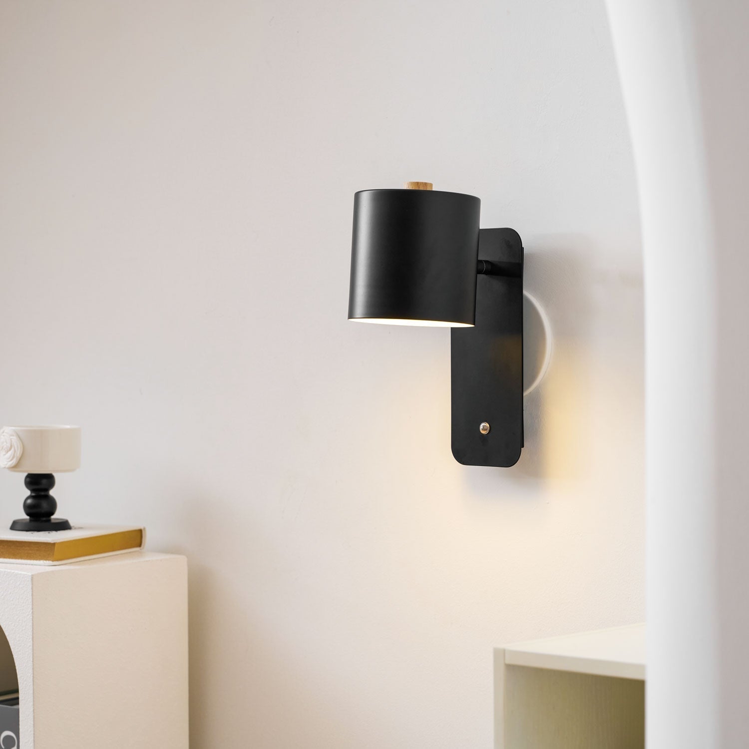 Solley Rotatable Cylinder Rechargeable Indoor Wall Light