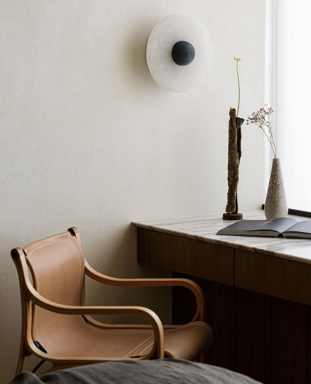 Round Wall Lamp Alabaster Fluted Brass - Neutral Decor