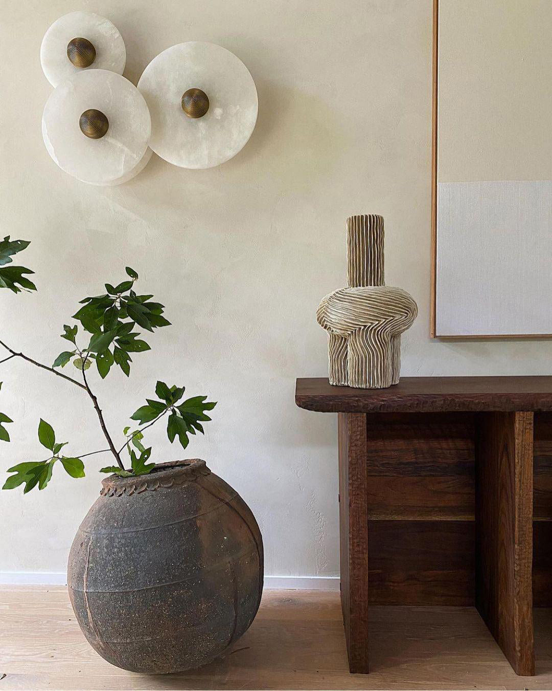 Round Wall Lamp Alabaster Fluted Brass - Neutral Decor