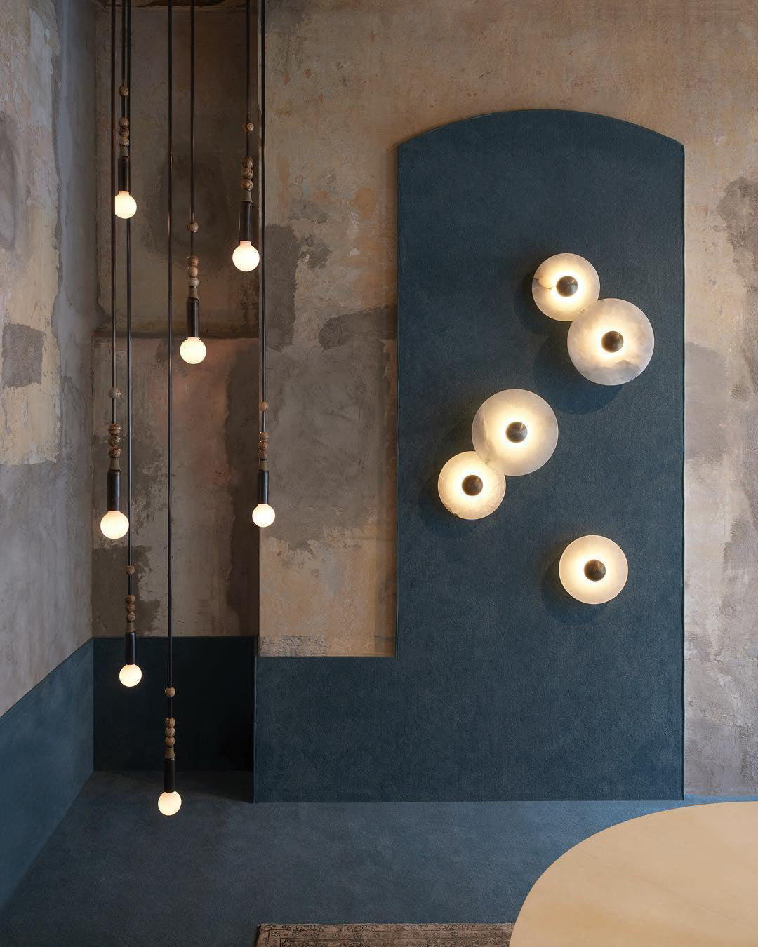 Round Wall Lamp Alabaster Fluted Brass - Neutral Decor
