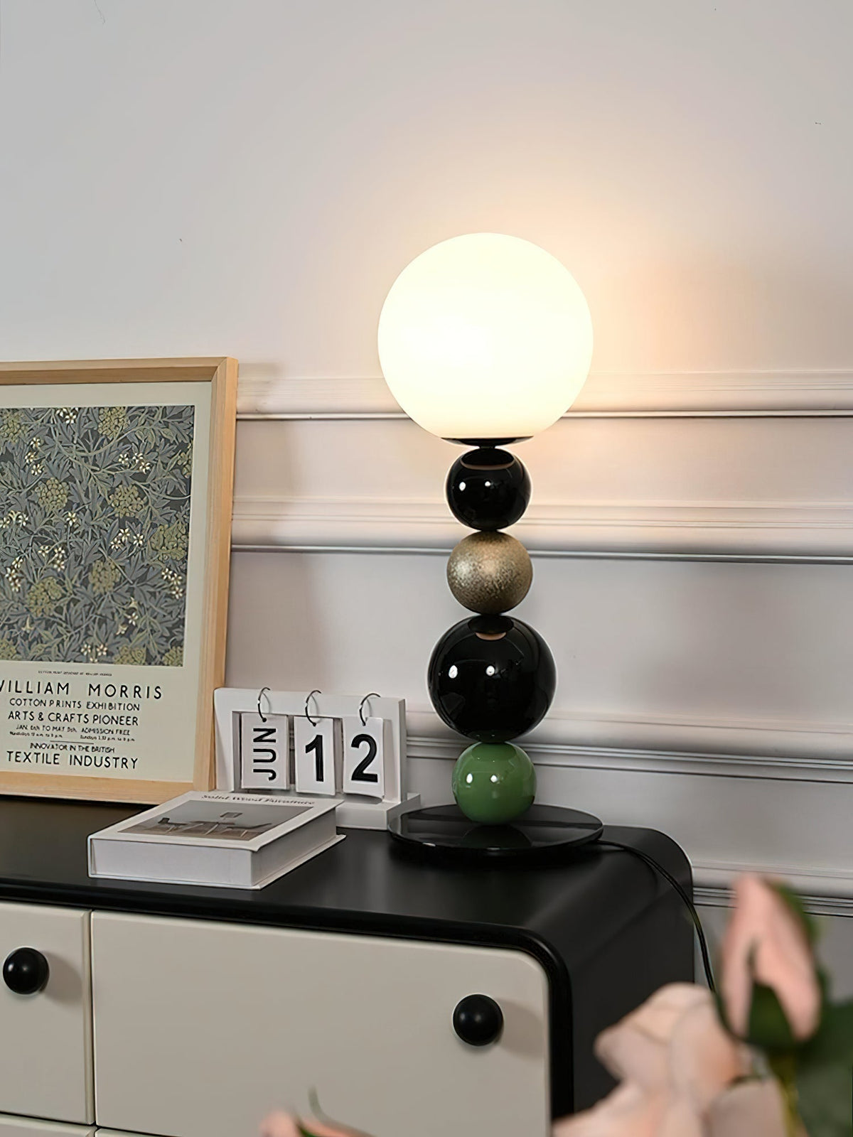 Orbital Balls Stacking Table Lamp