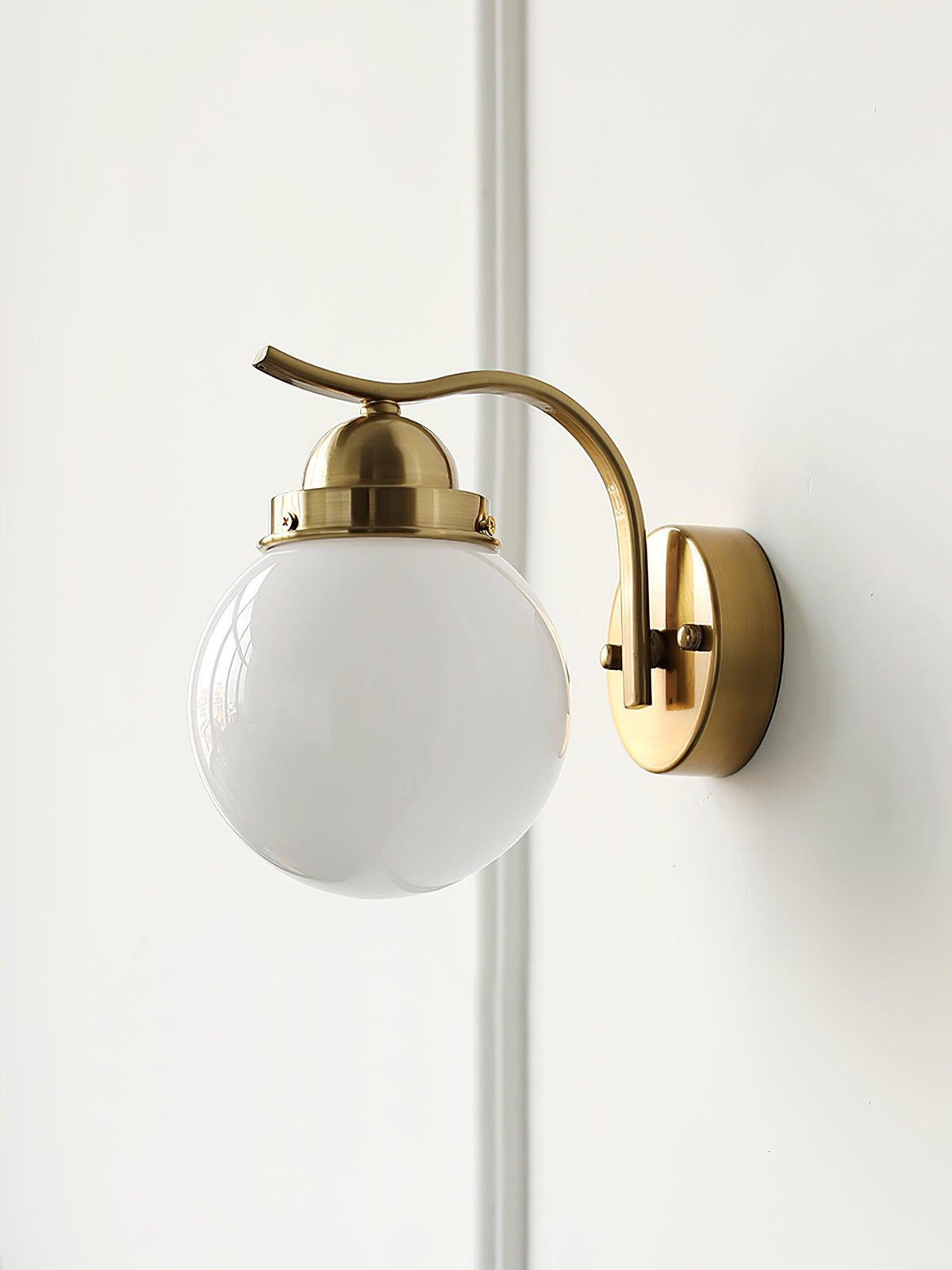 Avrinir Modern Minimalist Glass Wall Lamp