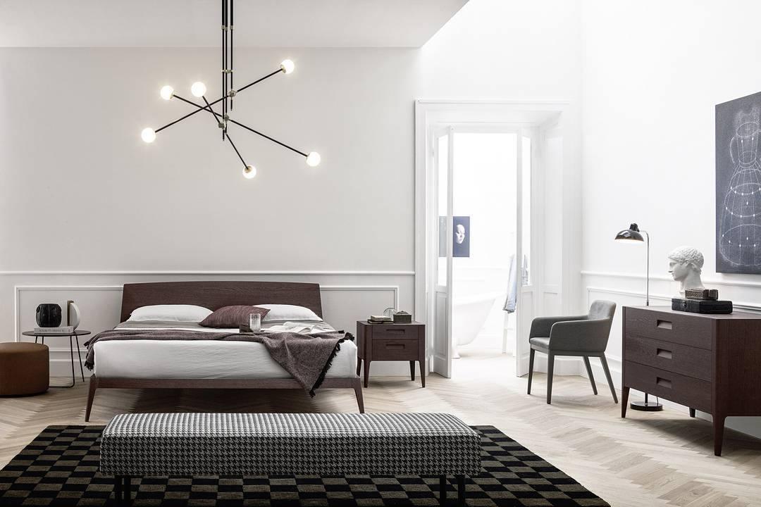 Celirissa Chandelier SI Brass Glass Globe