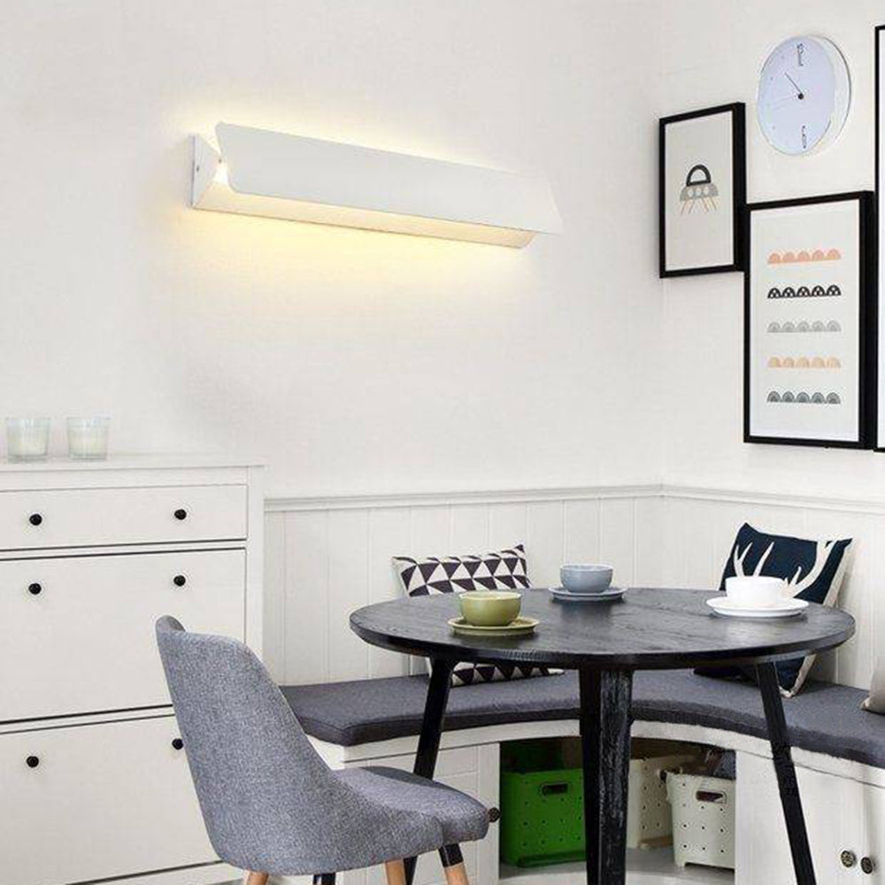 Ray Industrial Linear Outdoor Wall Lamp - Neutral Decor