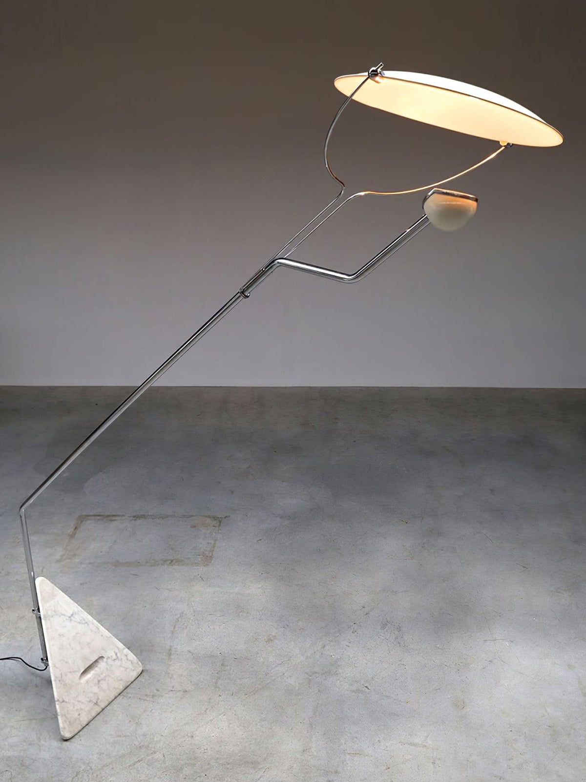 Olvenel Sculptural Chrome Marble Floor Lamp