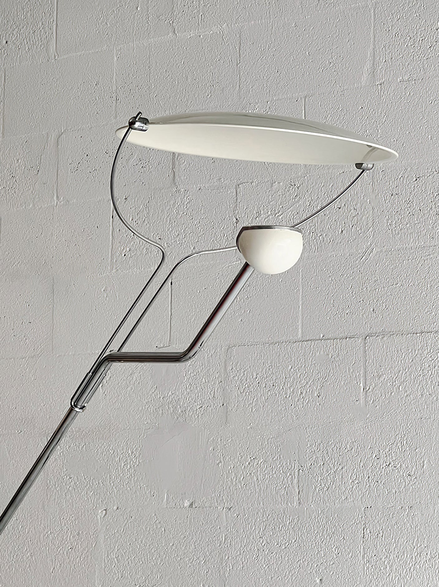 Olvenel Sculptural Chrome Marble Floor Lamp