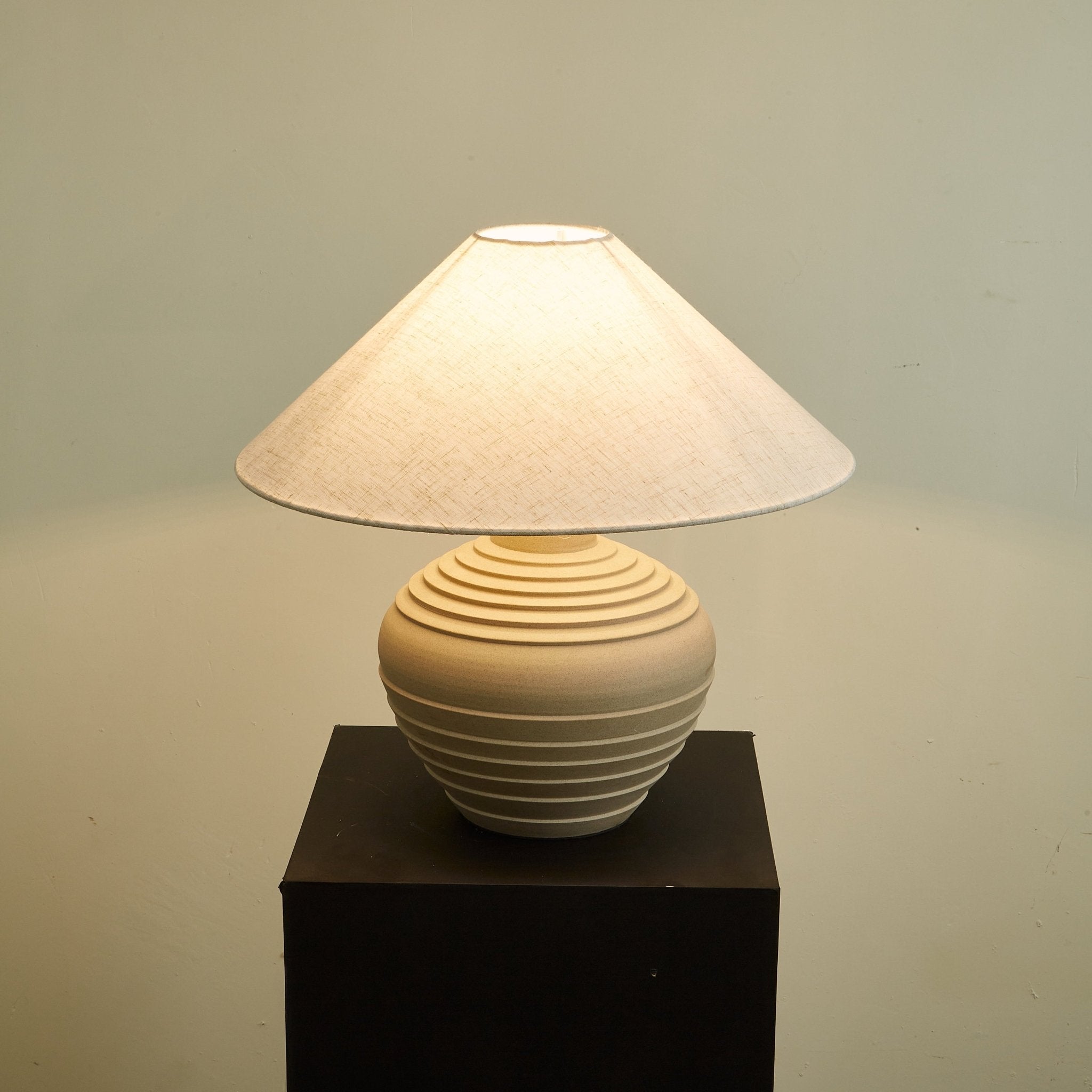 Serano Rustic Ridge Table Lamp