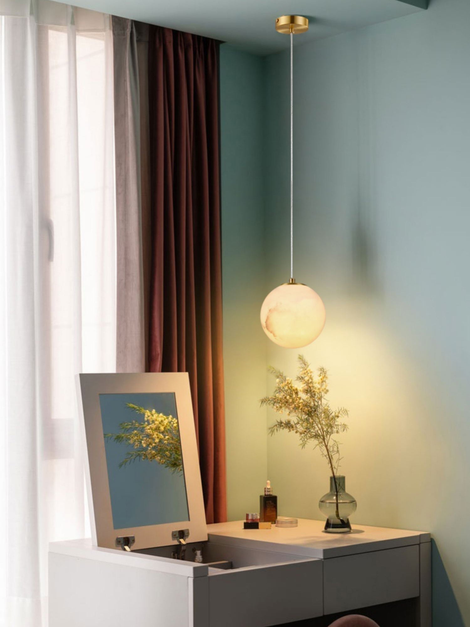 Nivenia Alabaster Pendant Light
