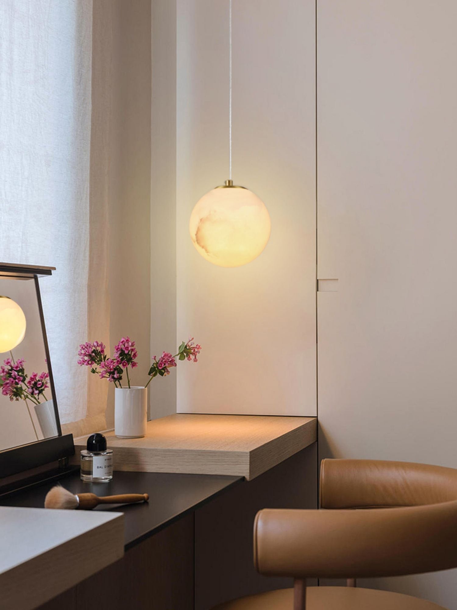 Nivenia Alabaster Pendant Light