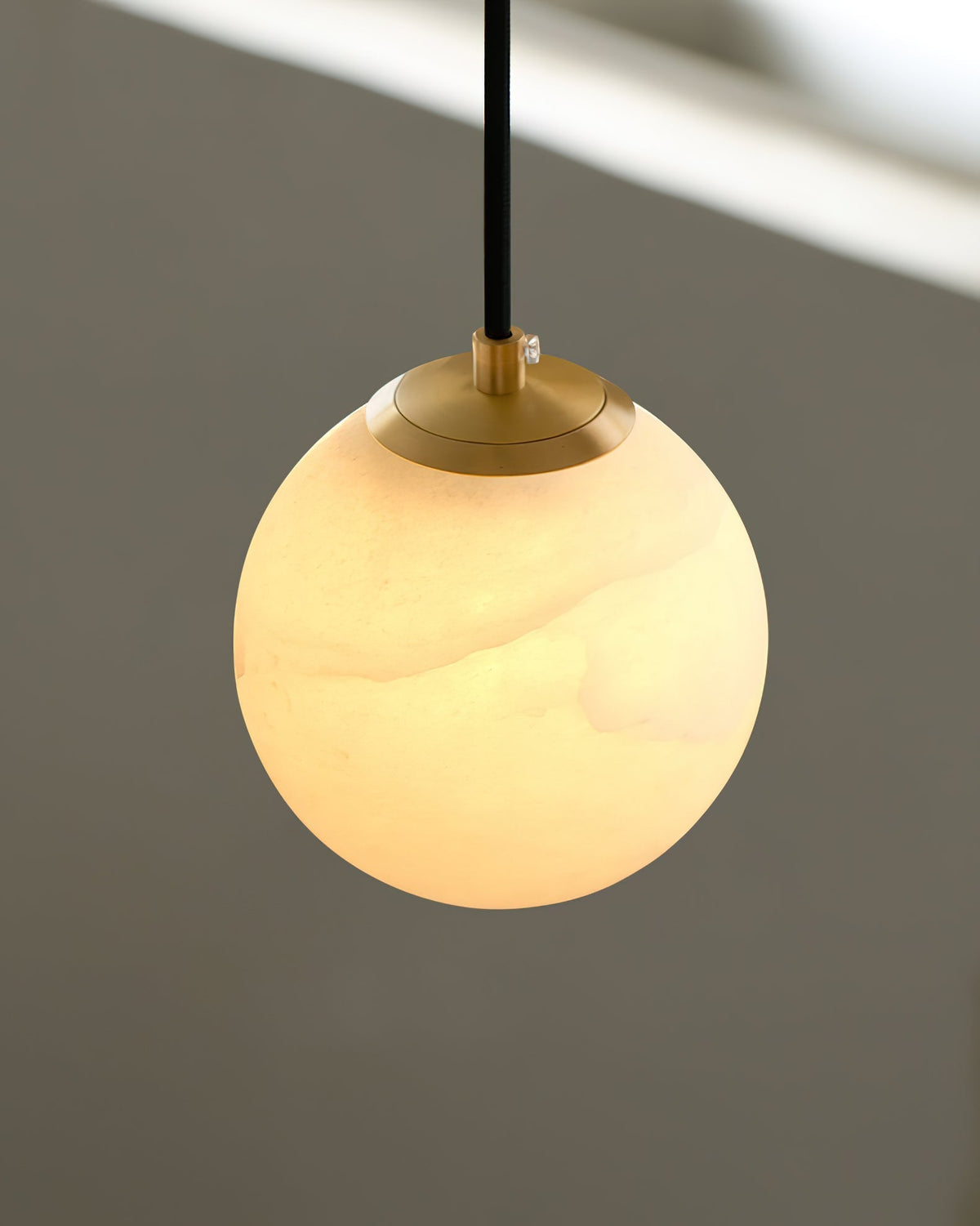Nivenia Alabaster Pendant Light