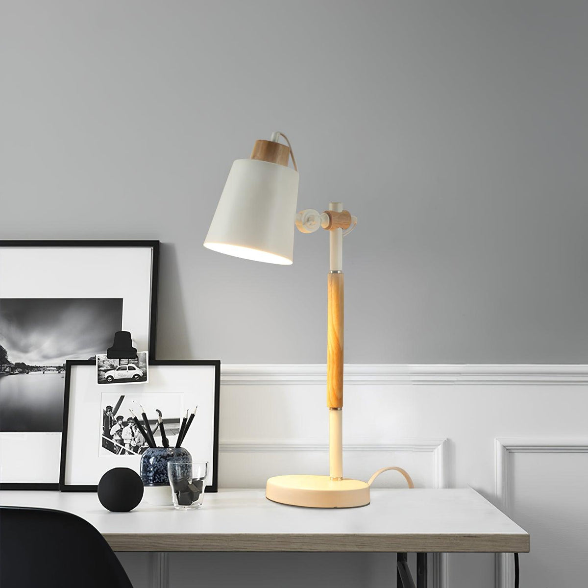 Addyson Minimalist Table Lamp