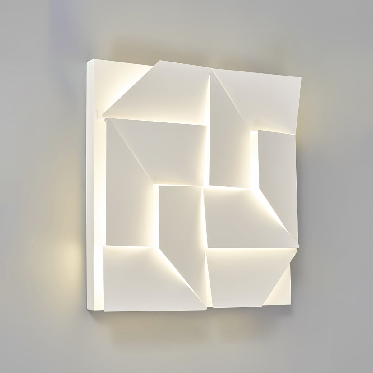 Wynor Shadows Grand Sconce Wall Lamp