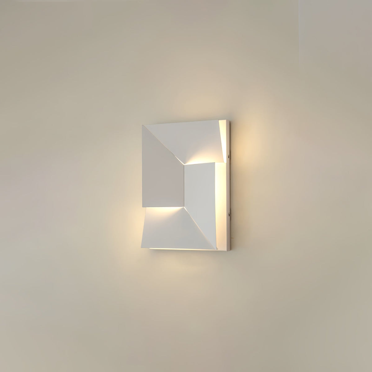 Arthaen Shadows Grand Sconce Wall lamp