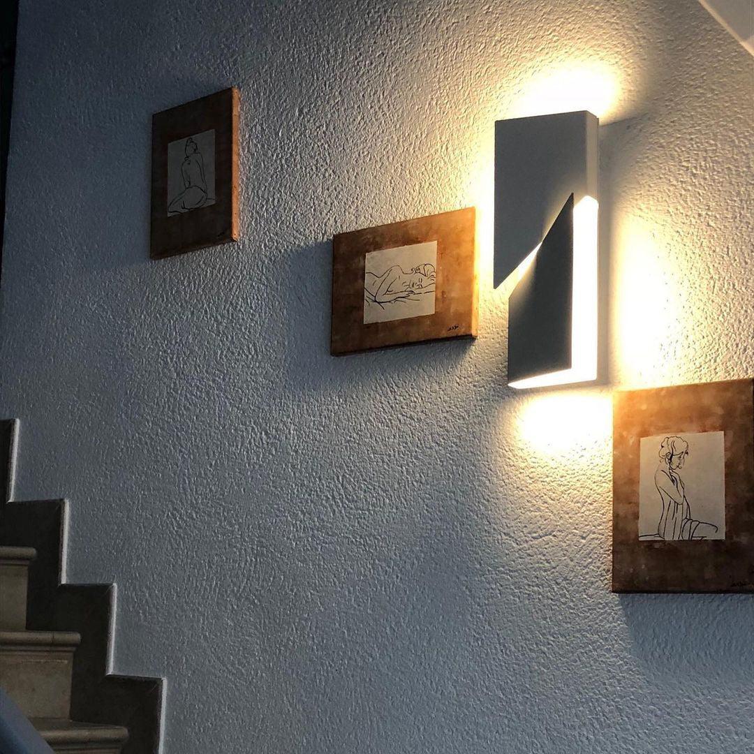 Deloza Shadows Rechargeable Grand Sconce Wall lamp