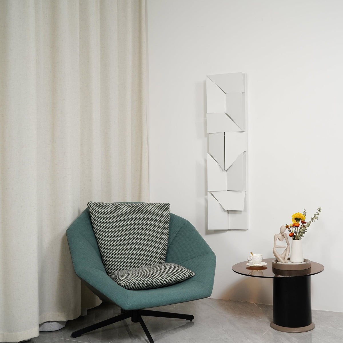 Arthaen Shadows Grand Sconce Wall lamp
